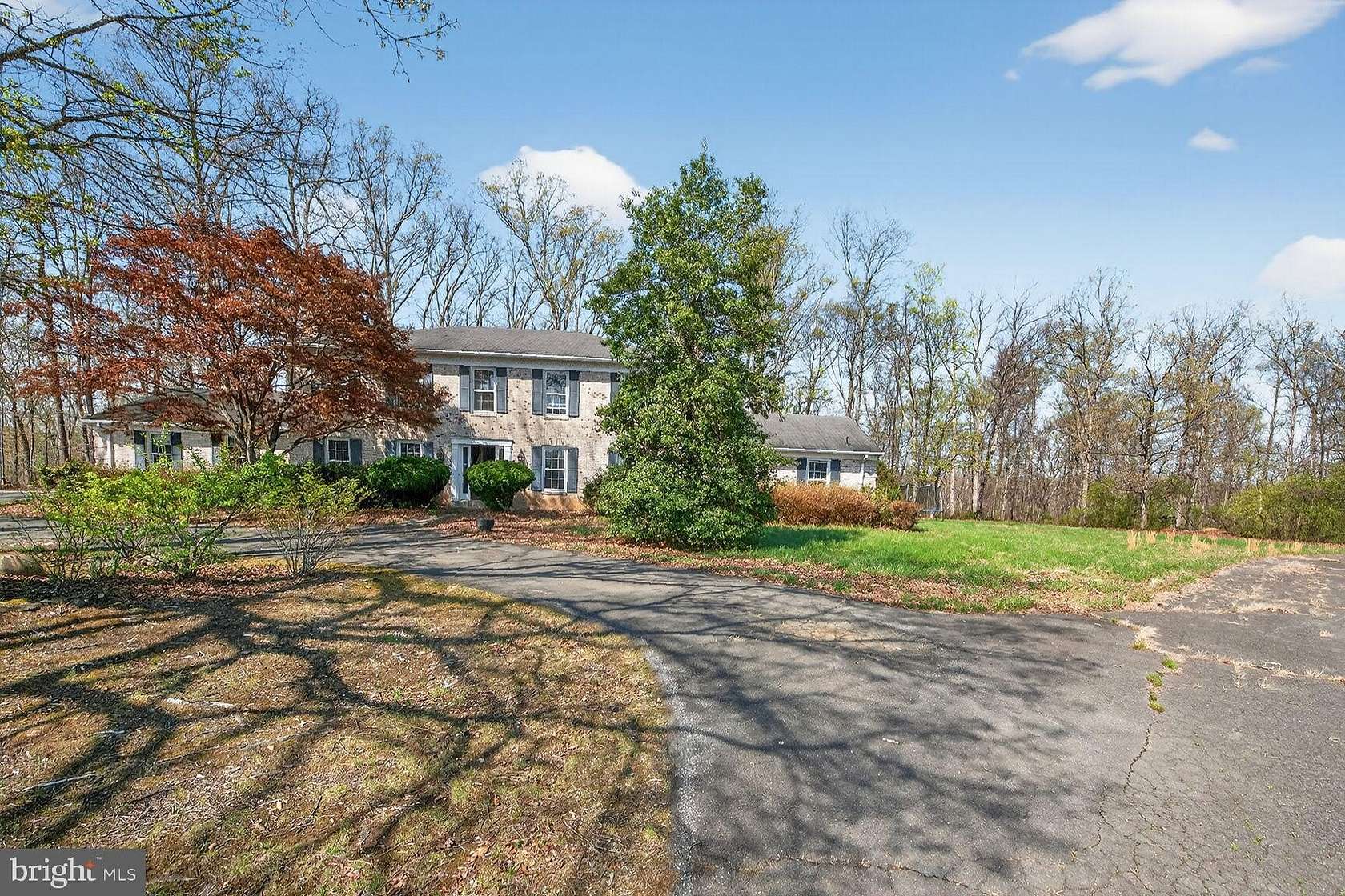 15.4 Acres of Land with Home for Lease in Aldie, Virginia