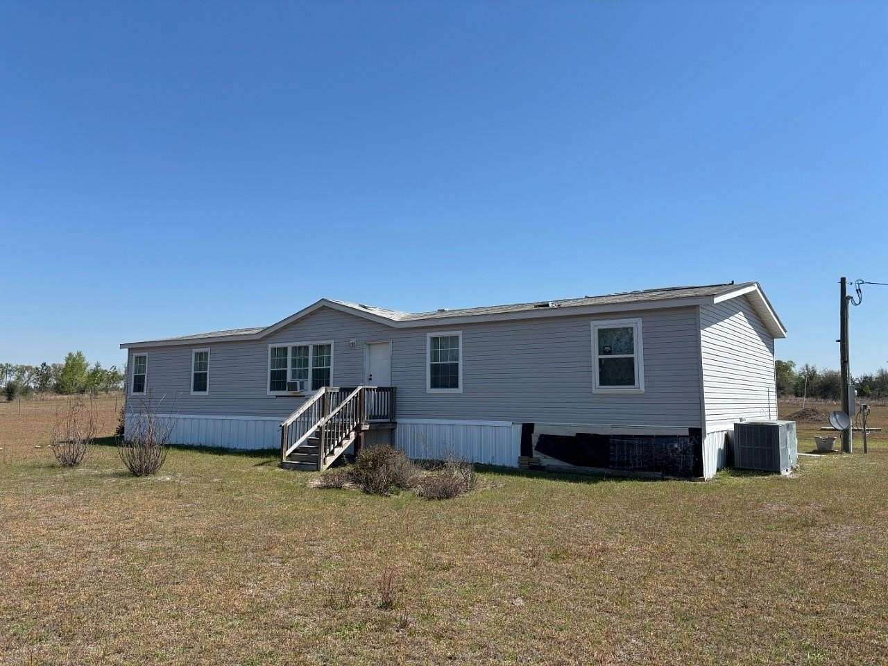 5 Acres of Land with Home for Sale in Lee, Florida