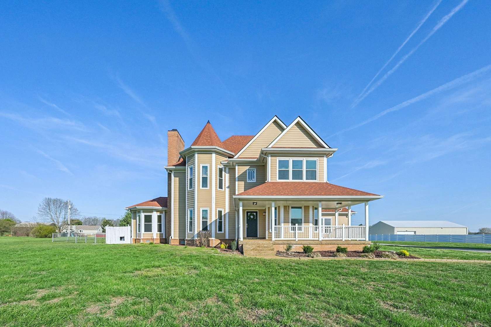 2.42 Acres of Land with Home for Sale in Pleasant View, Tennessee