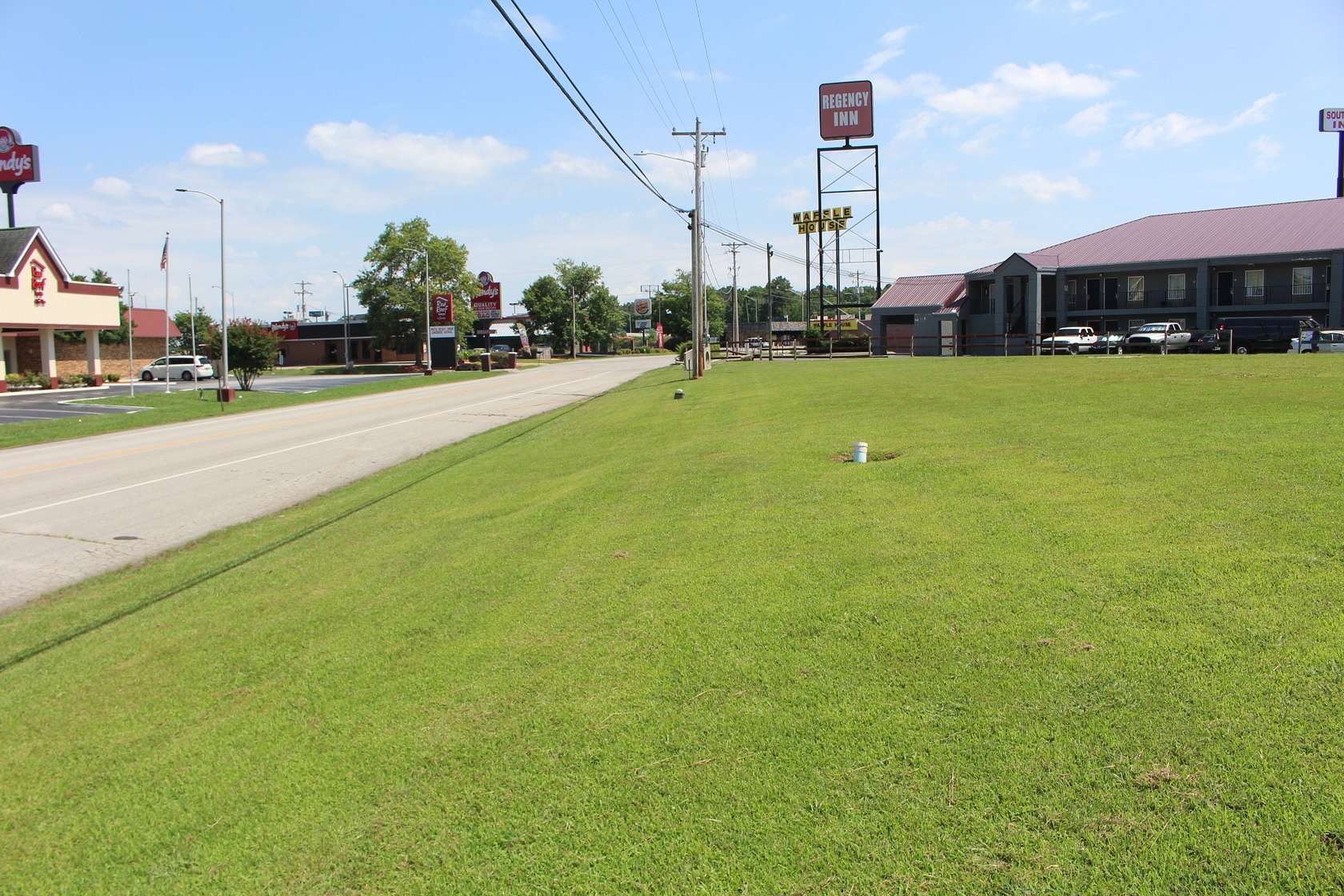 1 Acre of Mixed-Use Land for Sale in Manchester, Tennessee