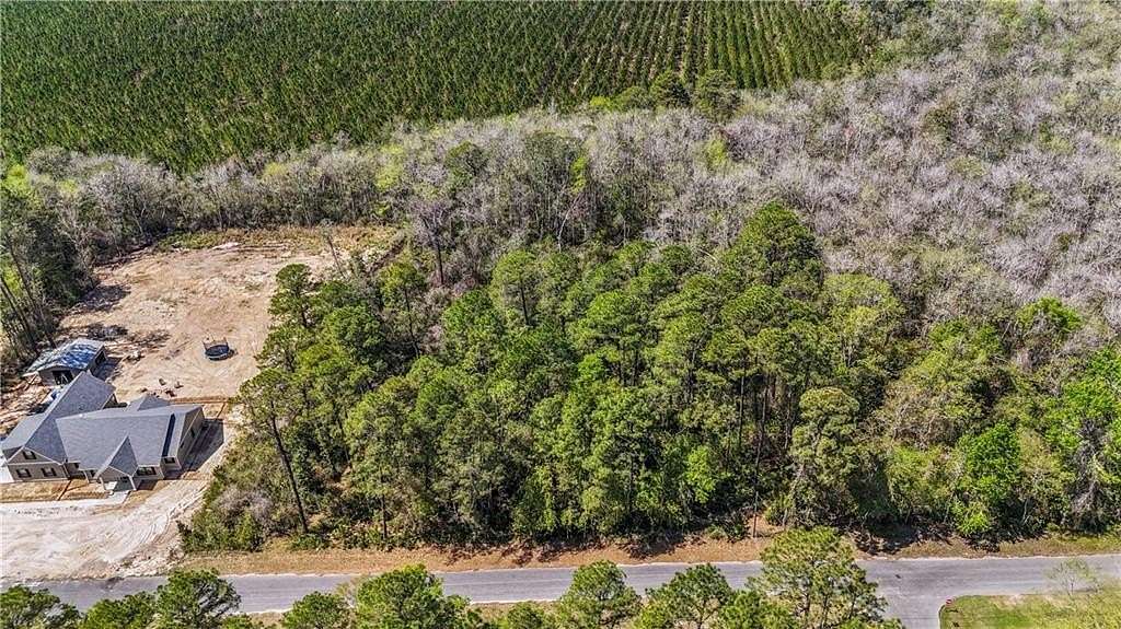 2 Acres of Residential Land for Sale in Jesup, Georgia