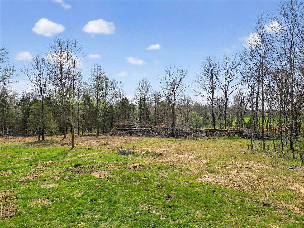 2 Acres of Residential Land for Sale in Russellville, Kentucky