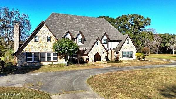 7.8 Acres of Land with Home for Sale in Picayune, Mississippi