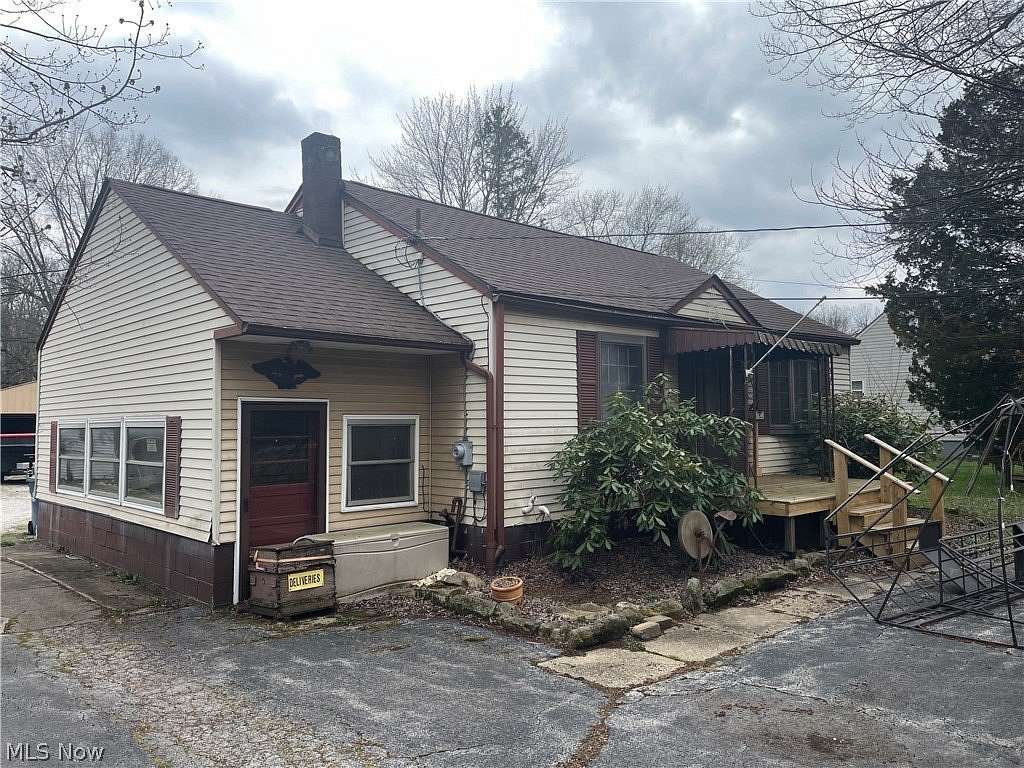 2.23 Acres of Land with Home for Sale in Mineral Ridge, Ohio