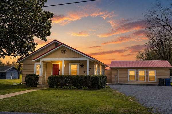 1.83 Acres of Land with Home for Sale in Portland, Tennessee