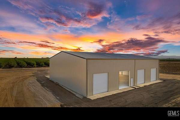 40 Acres of Land for Sale in Shafter, California