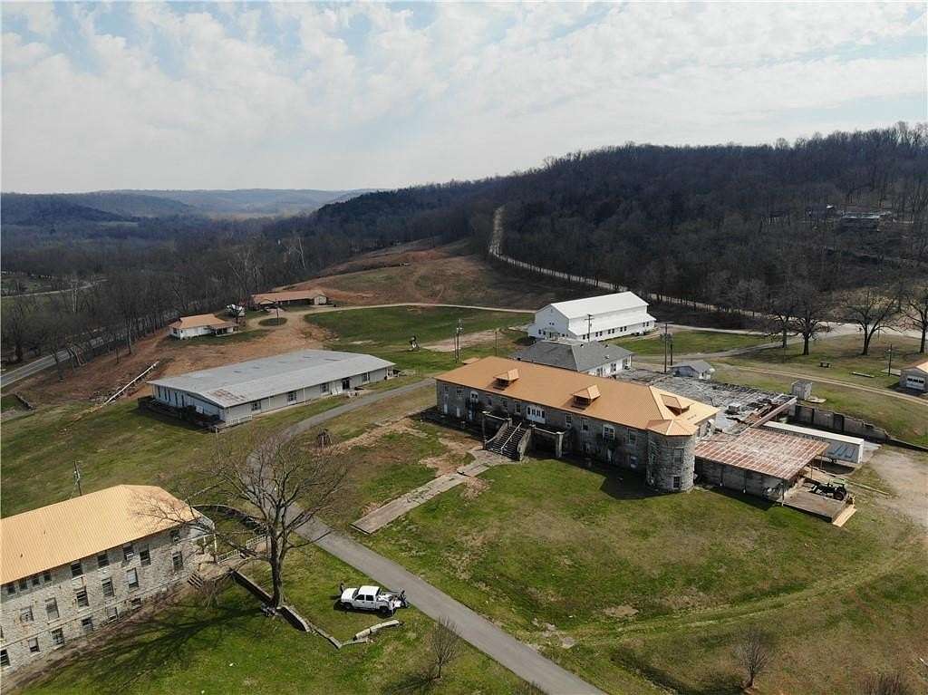 29.1 Acres of Improved Mixed-Use Land for Sale in Sulphur Springs, Arkansas