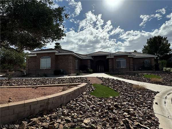 1.52 Acres of Land with Home for Sale in Henderson, Nevada