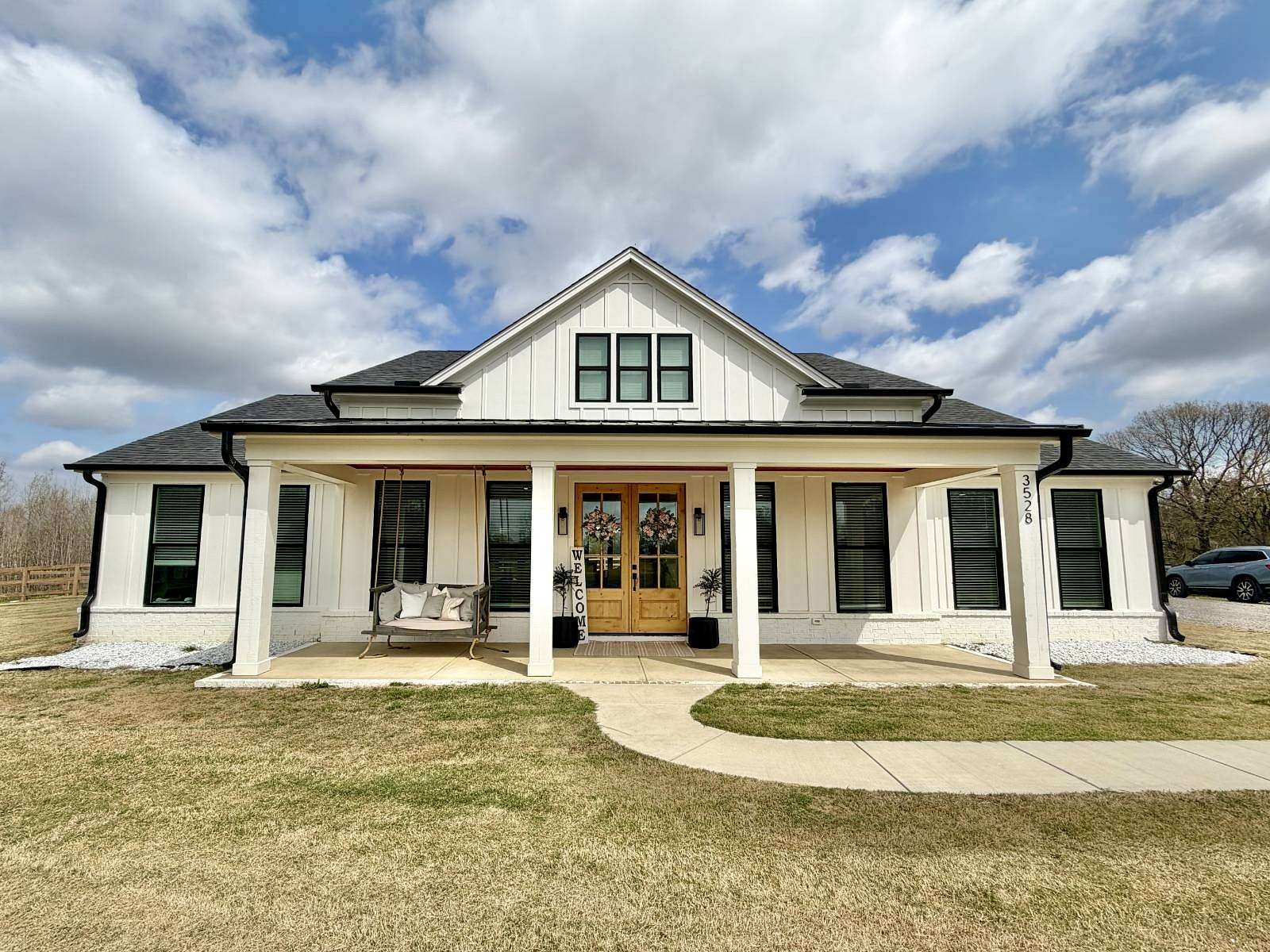 21 Acres of Land with Home for Sale in Covington, Tennessee