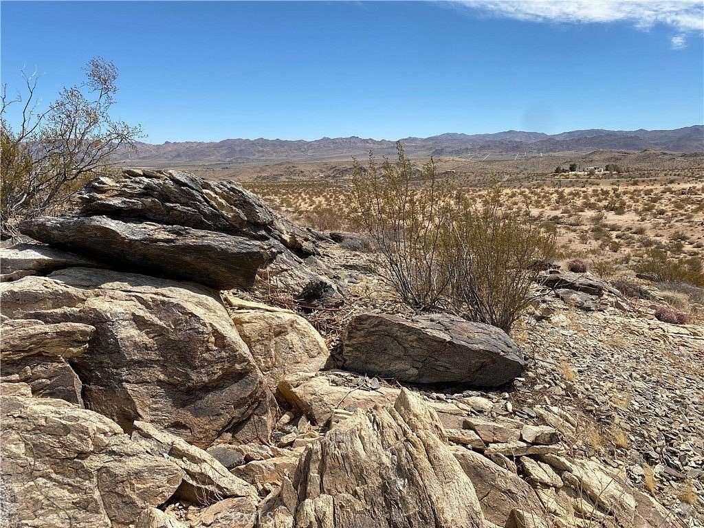 5 Acres of Residential Land for Sale in Joshua Tree, California