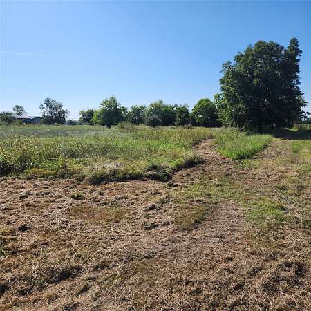 10 Acres of Residential Land for Sale in Gunter, Texas
