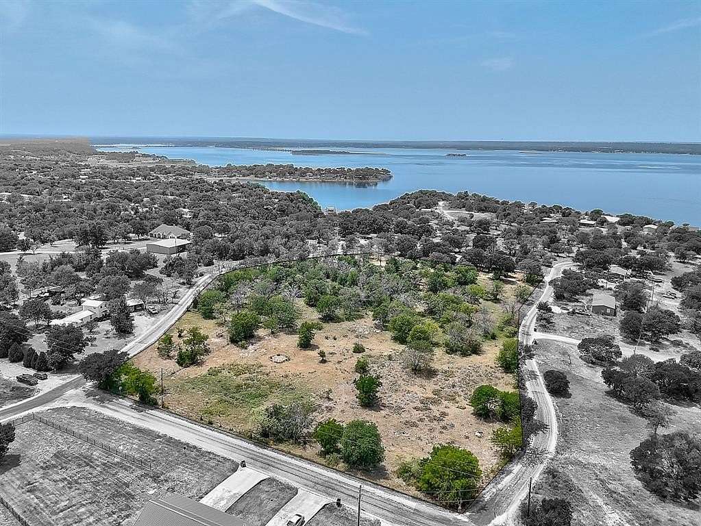 1 Acre of Residential Land for Sale in Lake Bridgeport, Texas