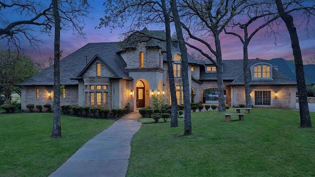 1.5 Acres of Land with Home for Sale in Flower Mound, Texas