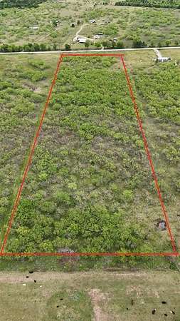 10 Acres of Recreational & Residential Land for Sale in Streetman, Texas