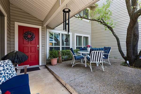 1.82 Acres of Land with Home for Sale in Dallas, Texas