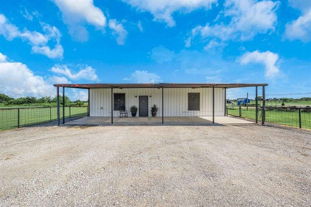 2 Acres of Improved Mixed-Use Land for Sale in Cumby, Texas