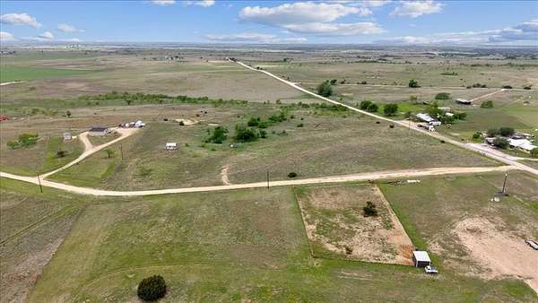 14 Acres of Land for Sale in Hamilton, Texas