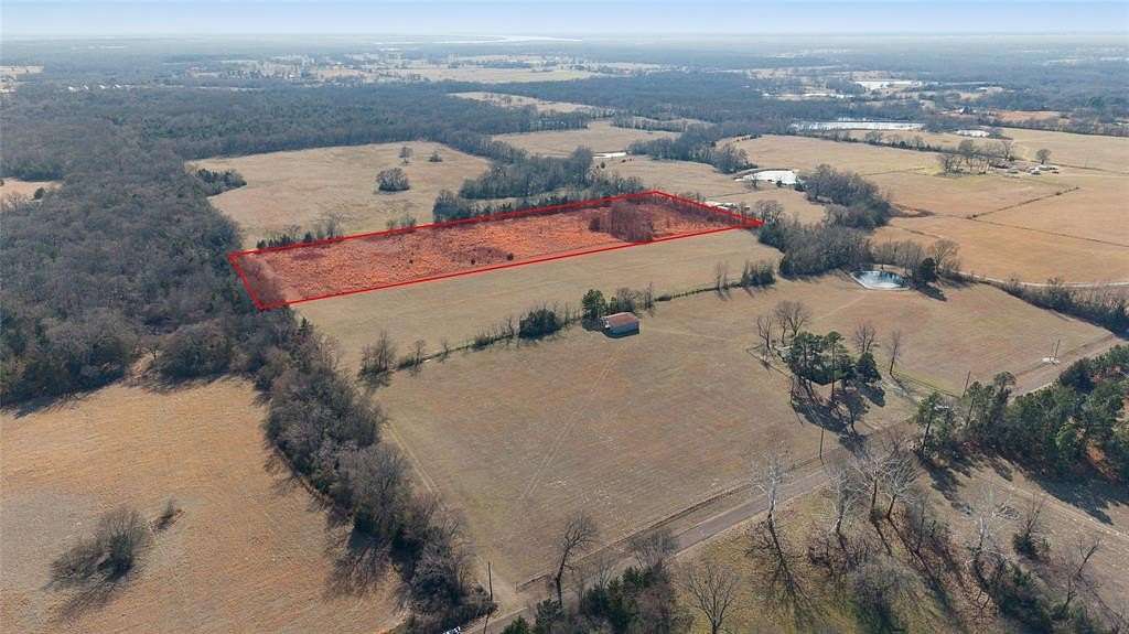 8 Acres of Land for Sale in Como, Texas