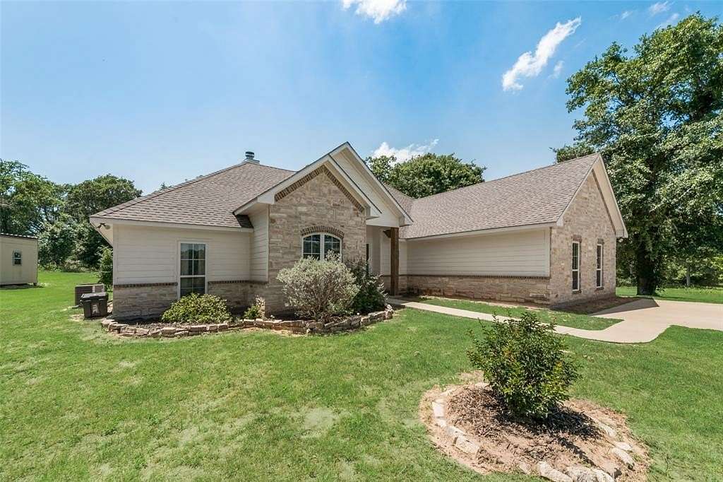 3 Acres of Land with Home for Sale in Canton, Texas