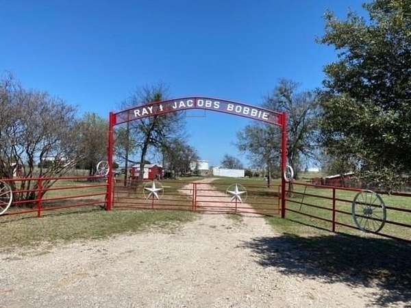 68.3 Acres of Agricultural & Residential Land for Sale in Corsicana, Texas