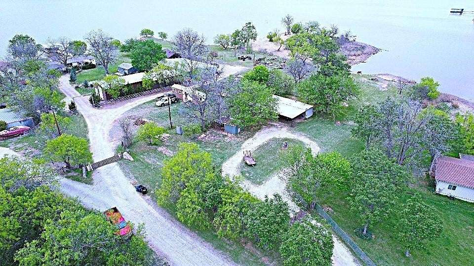 0.92 Acres of Residential Land for Sale in Graford, Texas