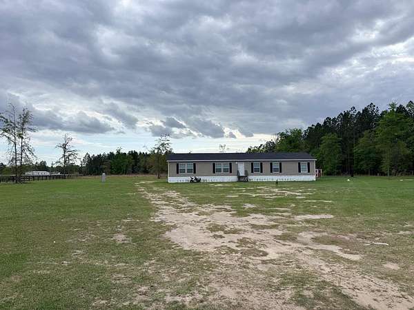 6 Acres of Land with Home for Sale in Baxley, Georgia