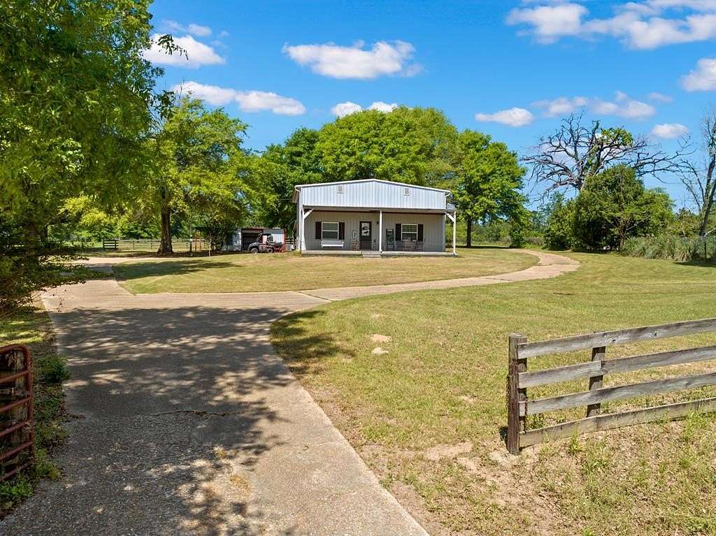 18.3 Acres of Land with Home for Sale in Jasper, Texas