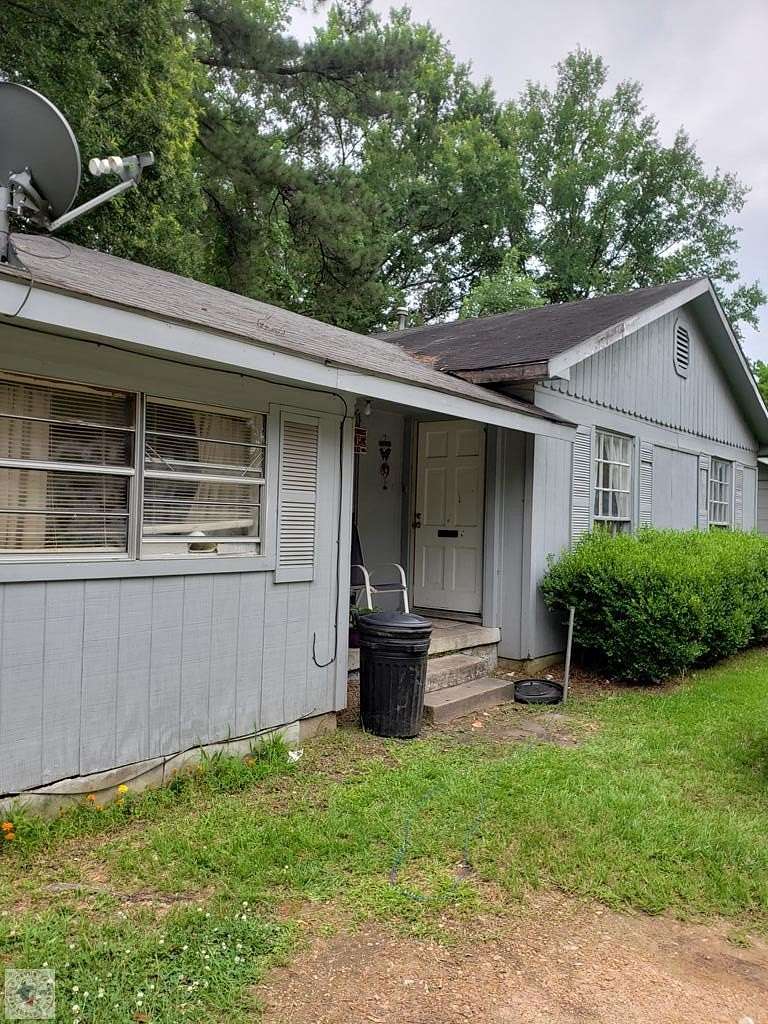 17 Acres of Land with Home for Sale in Wake Village, Texas