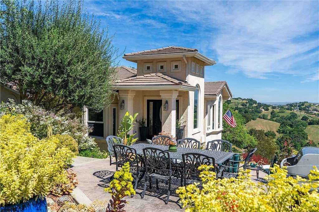 5.42 Acres of Land with Home for Sale in Atascadero, California