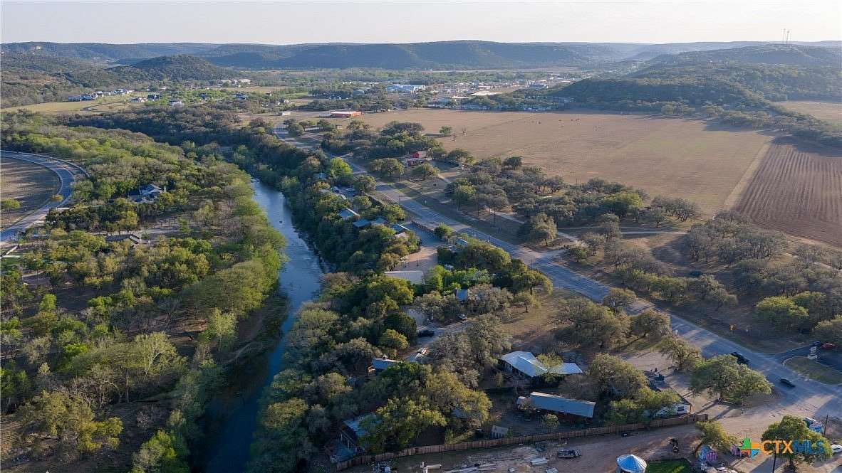 4.33 Acres of Improved Commercial Land for Sale in Canyon Lake, Texas