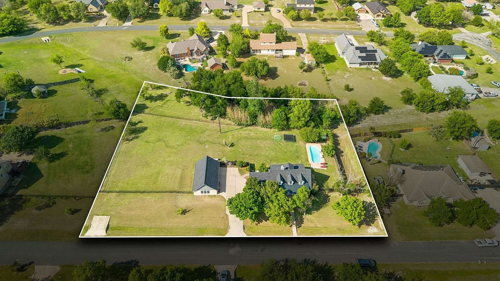 1.54 Acres of Land with Home for Sale in Hutto, Texas