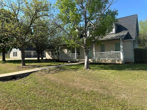 1.54 Acres of Land with Home for Sale in Hutto, Texas