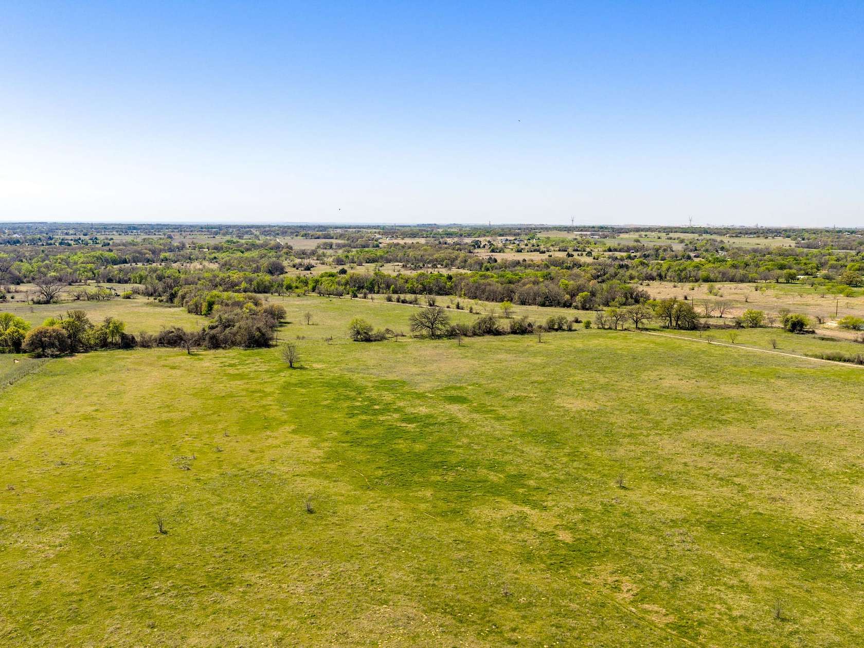 32 Acres of Land for Sale in Alvord, Texas