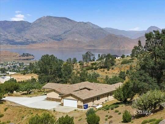 6.33 Acres of Land with Home for Sale in Lake Isabella, California