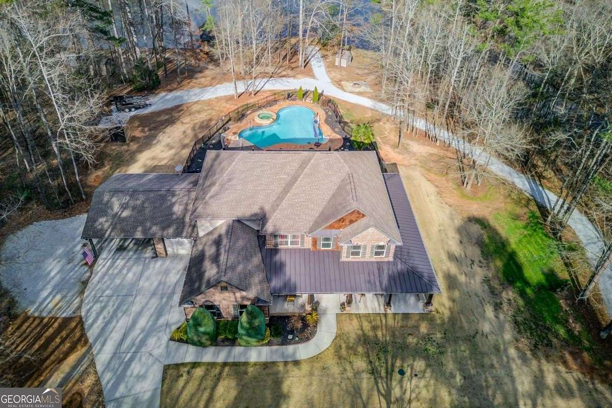 5.52 Acres of Land with Home for Sale in Jefferson, Georgia