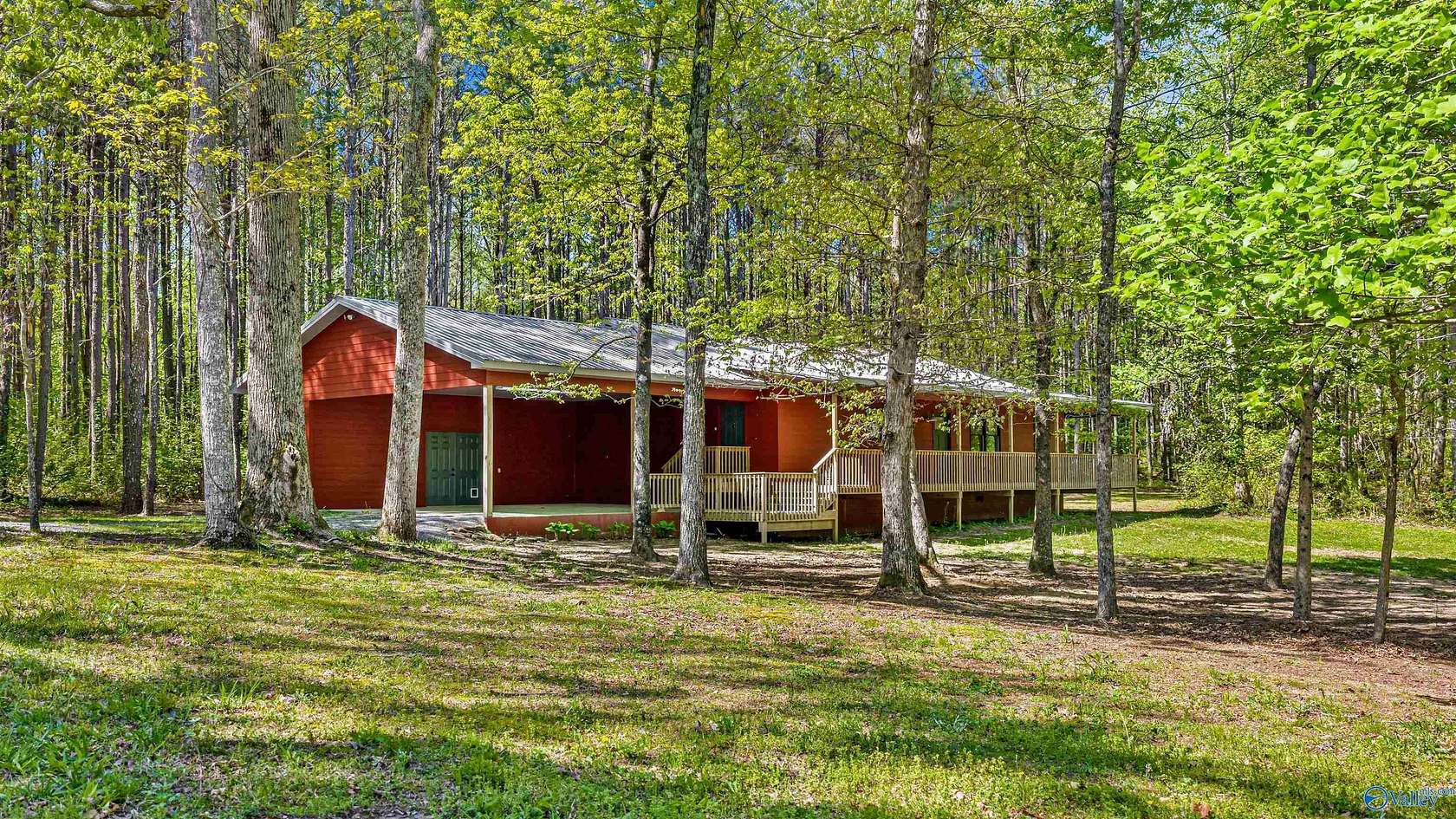 16 Acres of Land with Home for Sale in Fort Payne, Alabama