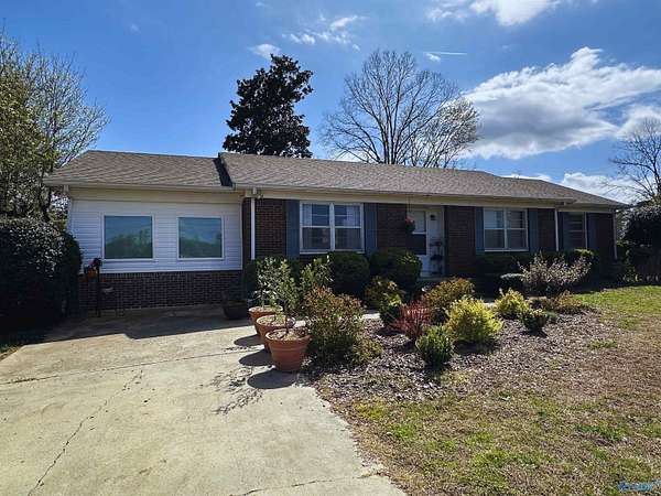 36 Acres of Land with Home for Sale in Boaz, Alabama