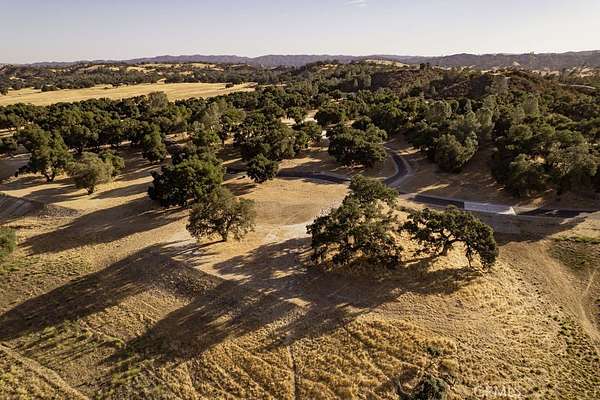 1.59 Acres of Land for Sale in Santa Margarita, California