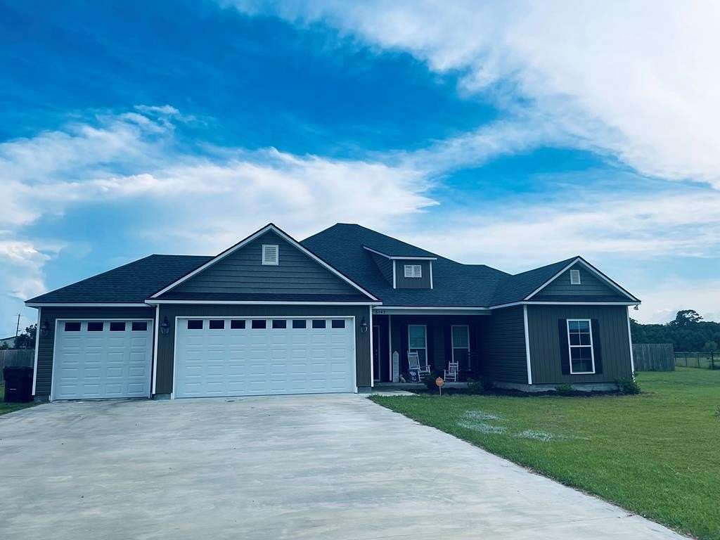 2.5 Acres of Land with Home for Sale in Valdosta, Georgia