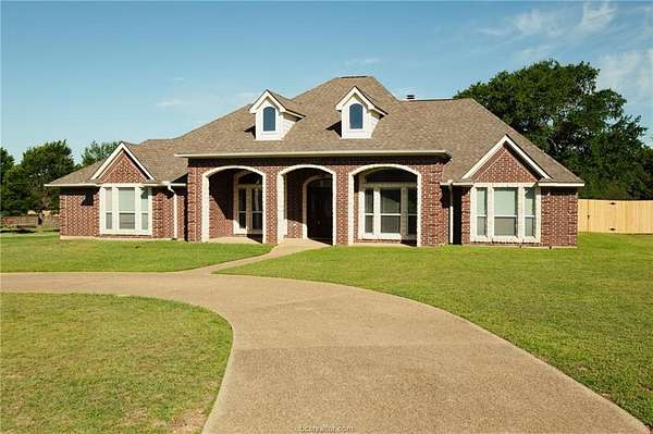 1.5 Acres of Improved Mixed-Use Land for Sale in Bryan, Texas