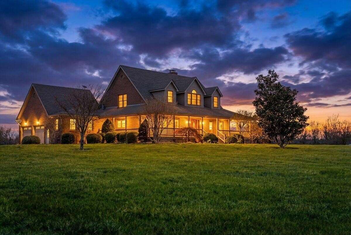 10 Acres of Land with Home for Sale in Lexington, Kentucky