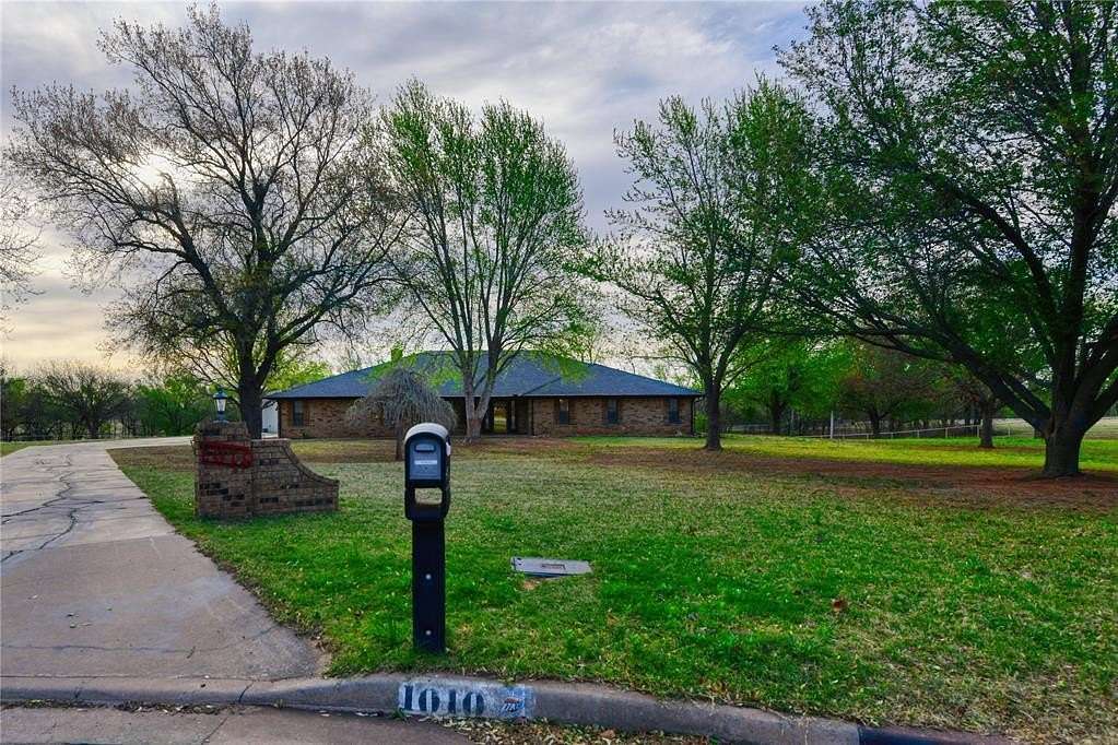 1.6 Acres of Land with Home for Sale in Elk City, Oklahoma