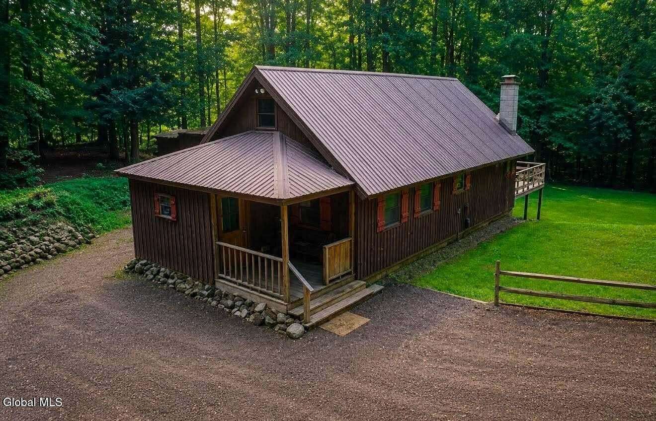 4.6 Acres of Land with Home for Sale in St. Johnsville, New York
