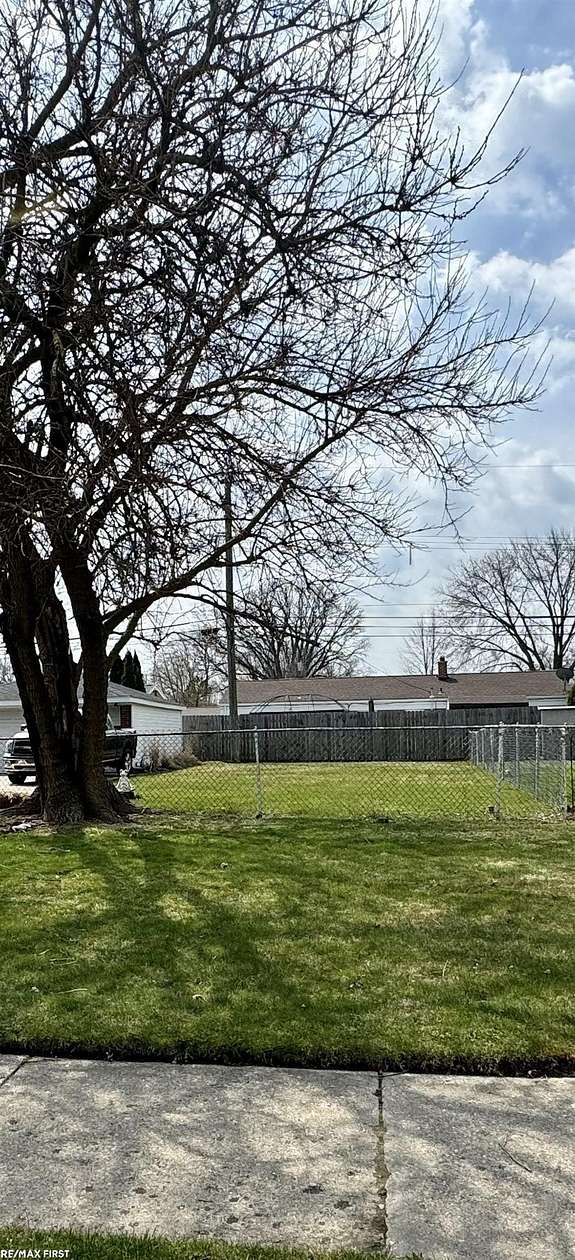 0.11 Acres of Residential Land for Sale in St. Clair Shores, Michigan