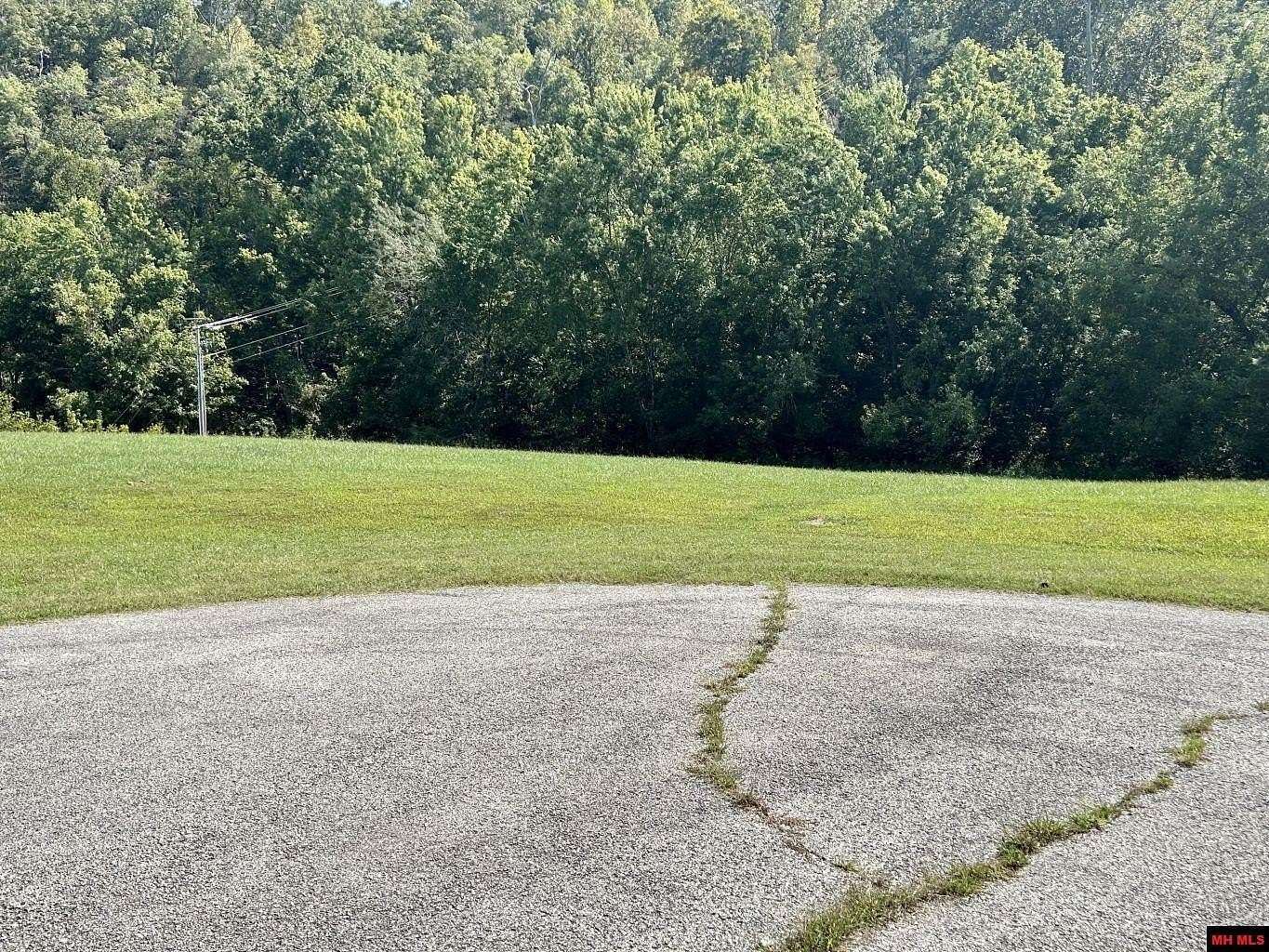 1.59 Acres of Residential Land for Sale in Flippin, Arkansas