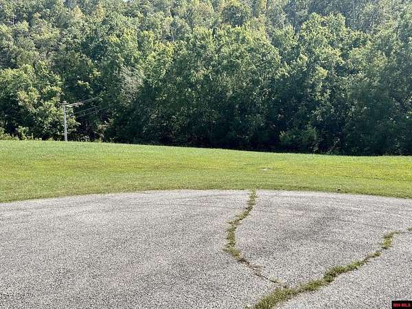 1.59 Acres of Residential Land for Sale in Flippin, Arkansas