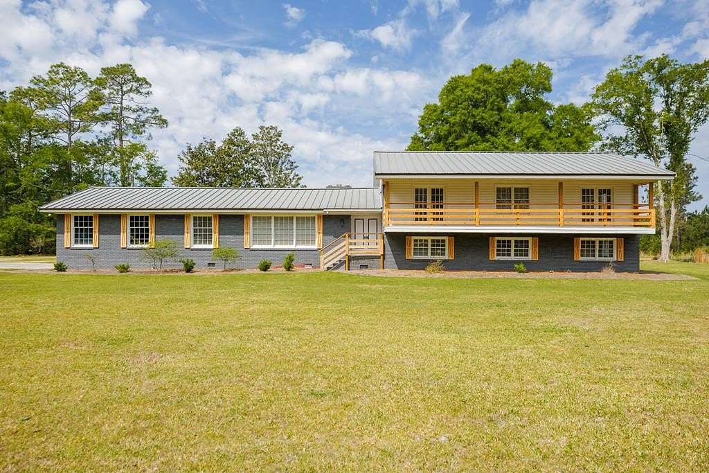 4 Acres of Land with Home for Sale in Nashville, Georgia