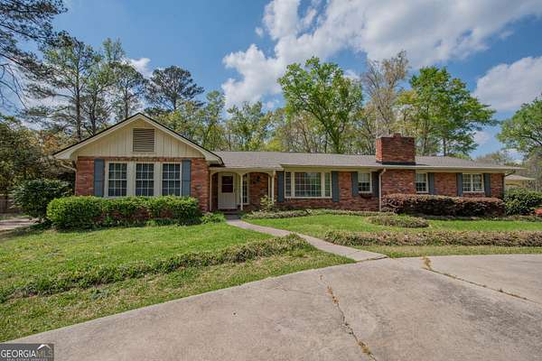 3.1 Acres of Land with Home for Sale in Macon, Georgia