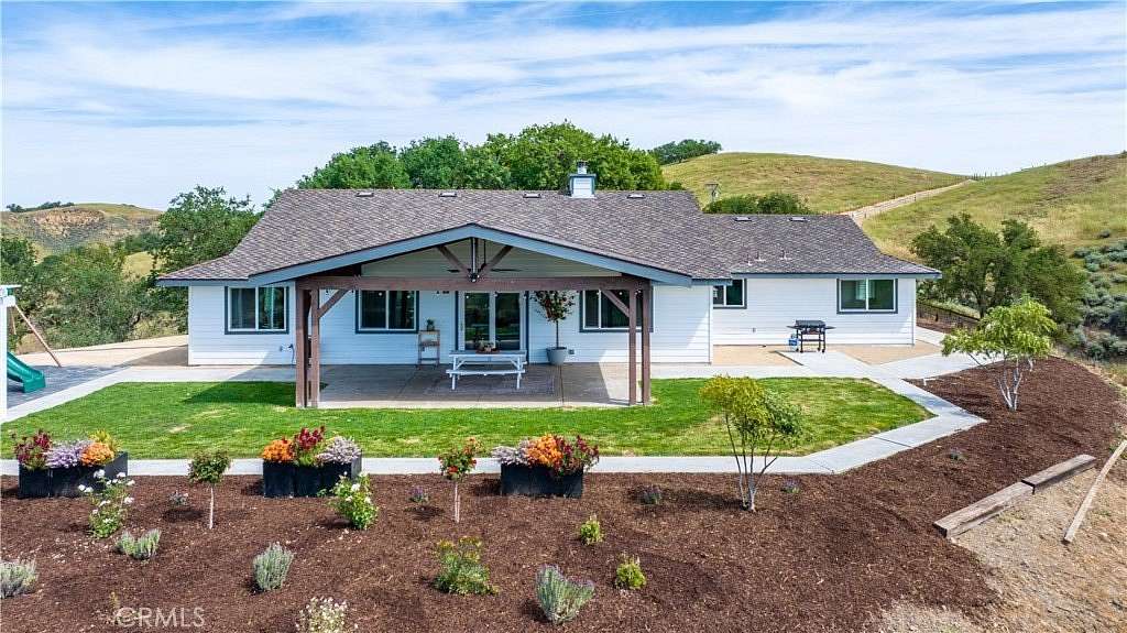 30.4 Acres of Agricultural Land with Home for Sale in Paso Robles, California