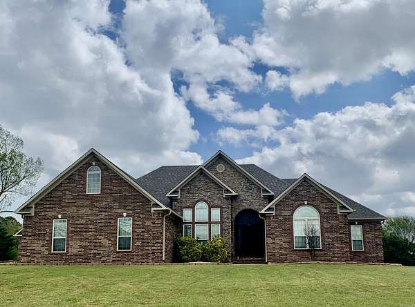 1.89 Acres of Land with Home for Sale in Greenbrier, Arkansas